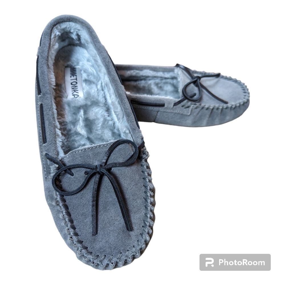 Minnetonka Gray Suede Moccasin with Indoor/Outdoor Sole Women's Size 11